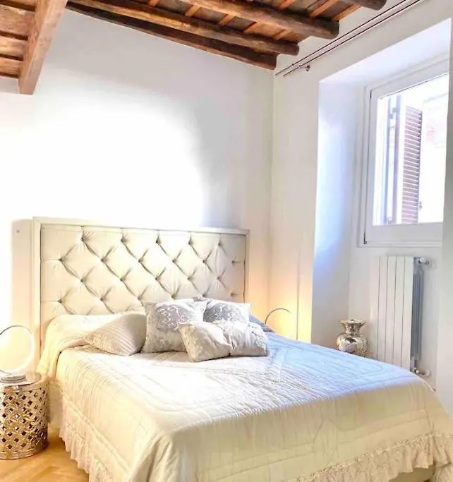 Apartment Romanlux Suites