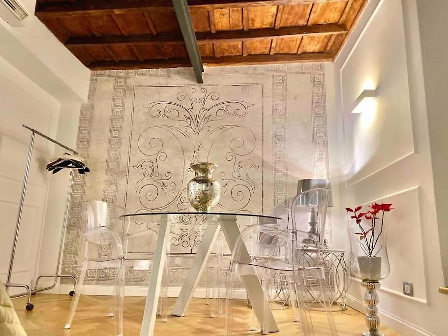 Apartment Romanlux Suites
